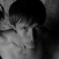 Не надо слов... Не надо... Помолчи...  Слова уносит ветер, их забудешь...  О счастье... О любви... Ты не кричи,  Взгляни в глаза... И я пойму, что любишь...